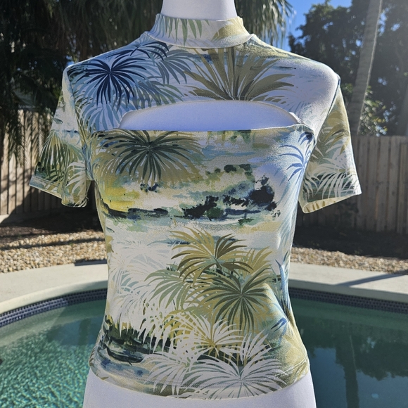 NEW Guess Cropped Top Size S Tropical Y2K Resortwear Vacation Colorful Floral - Picture 4 of 12